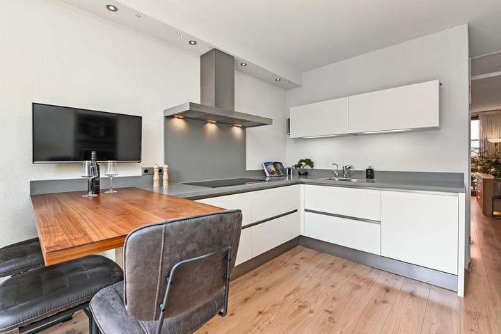 Tussenwoning te koop: Senecastraat 30, 'S-Gravenhage