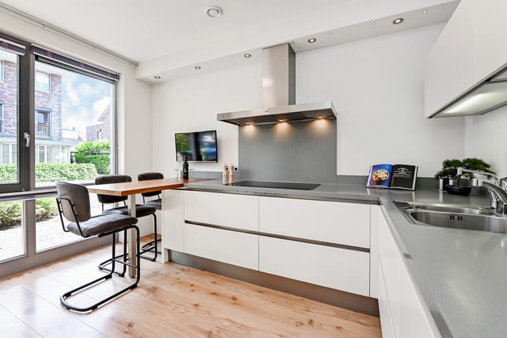 Tussenwoning te koop: Senecastraat 30, 'S-Gravenhage