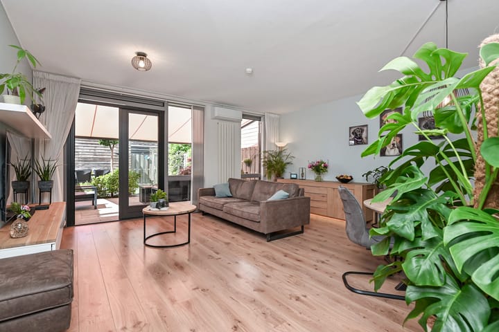 Tussenwoning te koop: Senecastraat 30, 'S-Gravenhage