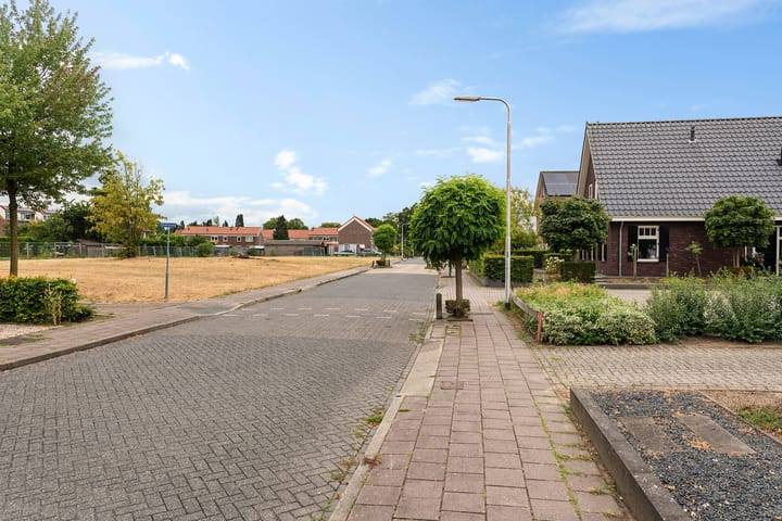 Twee-onder-één-kap te koop: Breegraven 116, Warnsveld