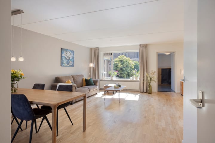 Tussenwoning te koop: Pastoor Schneiderstraat 3, Enschede