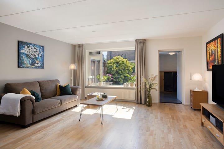 Tussenwoning te koop: Pastoor Schneiderstraat 3, Enschede