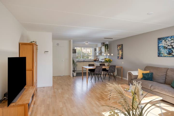 Tussenwoning te koop: Pastoor Schneiderstraat 3, Enschede