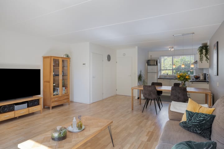 Tussenwoning te koop: Pastoor Schneiderstraat 3, Enschede