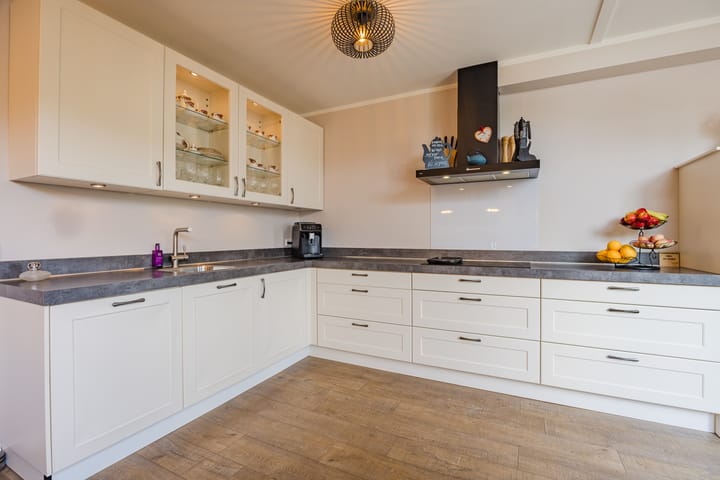 Hoekwoning te koop: Albert Schweitzerlaan 48, Hellevoetsluis