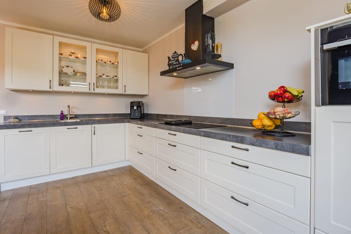 Hoekwoning te koop: Albert Schweitzerlaan 48, Hellevoetsluis