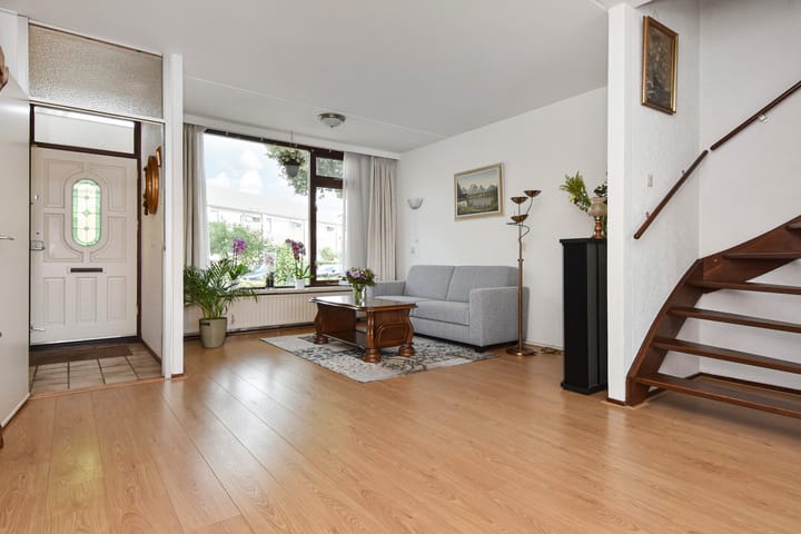 Tussenwoning te koop: Guldeland 15, Wateringen
