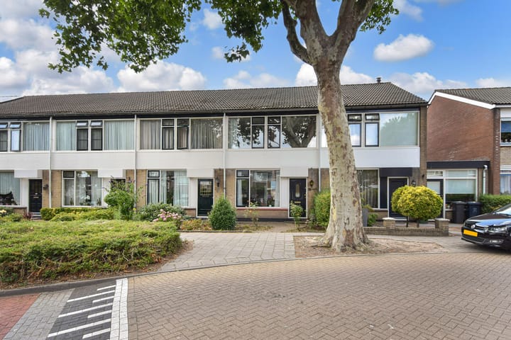 Tussenwoning te koop: Guldeland 15, Wateringen