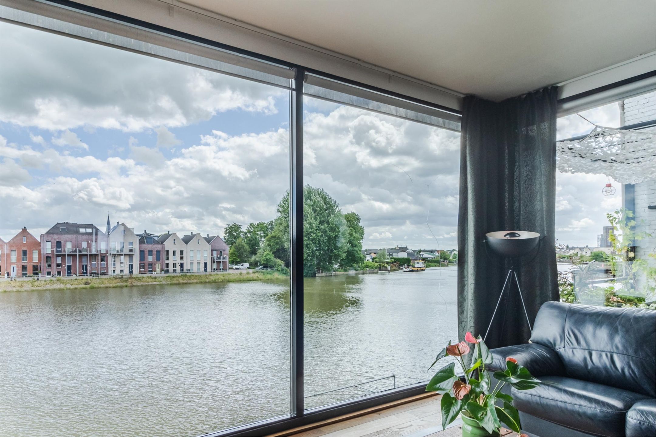 Dorpsstraat 6 