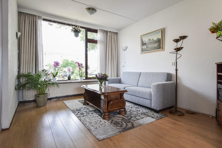 Tussenwoning te koop: Guldeland 15, Wateringen