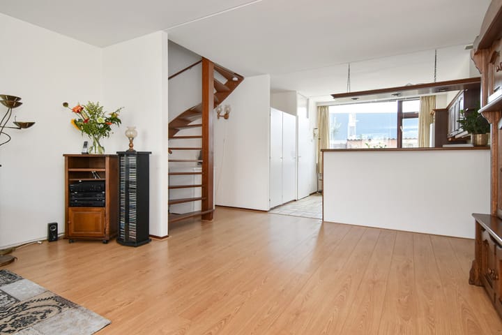 Tussenwoning te koop: Guldeland 15, Wateringen