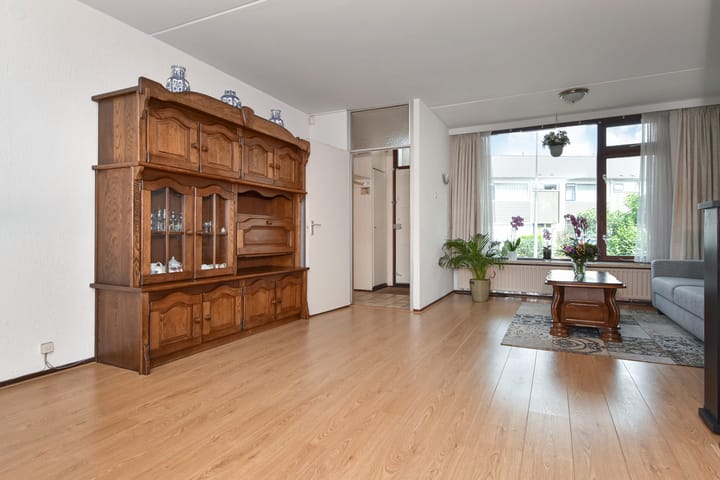 Tussenwoning te koop: Guldeland 15, Wateringen
