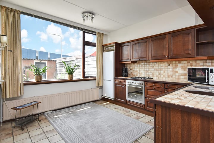 Tussenwoning te koop: Guldeland 15, Wateringen