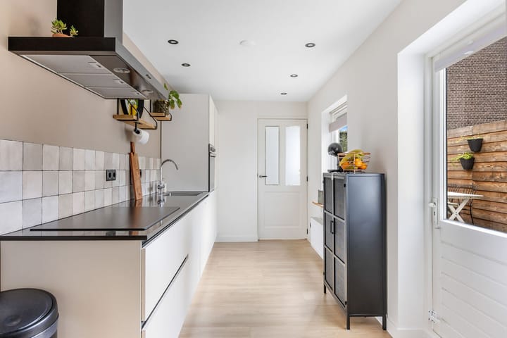 Tussenwoning te koop: Looxmastraat 44, Sneek