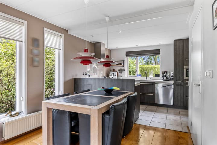 Vrijstaande woning te koop: Skerwâld 9, Oosthem