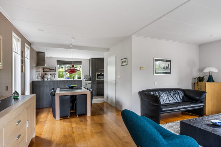 Vrijstaande woning te koop: Skerwâld 9, Oosthem