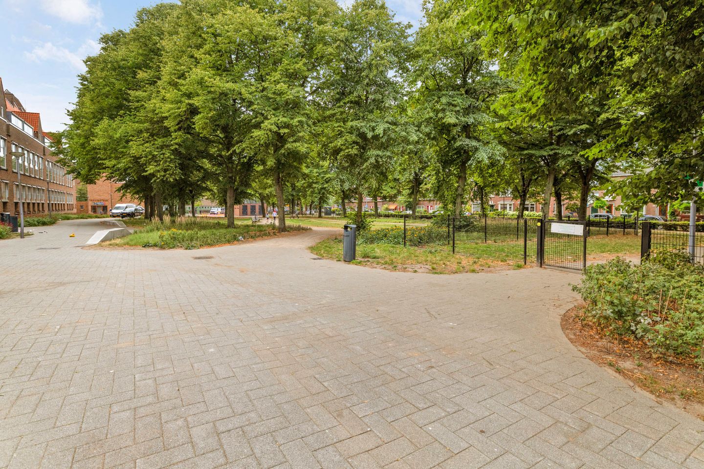 Photo 20 of Hellevoetstraat 75