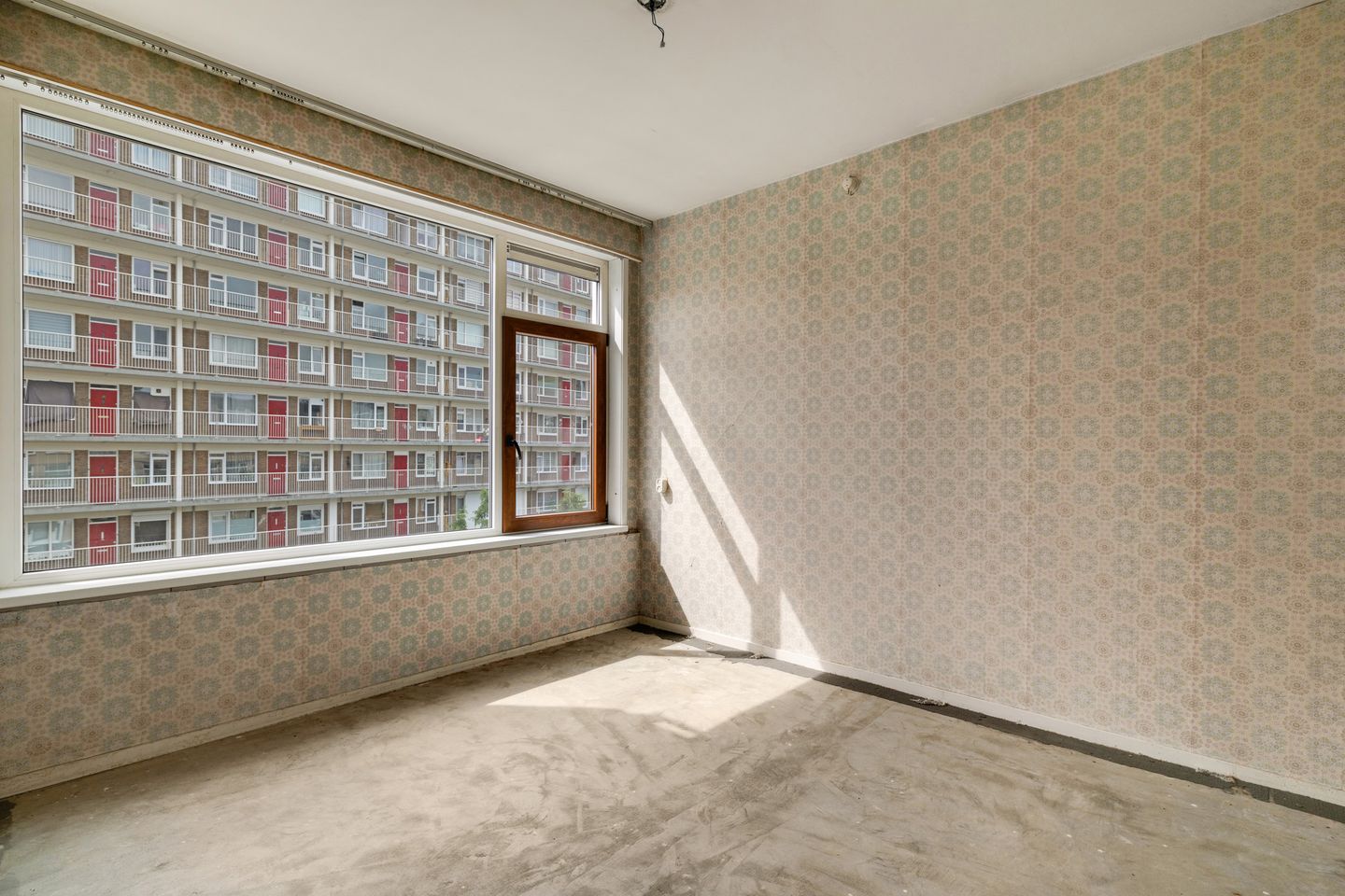 Photo 14 of Hellevoetstraat 75