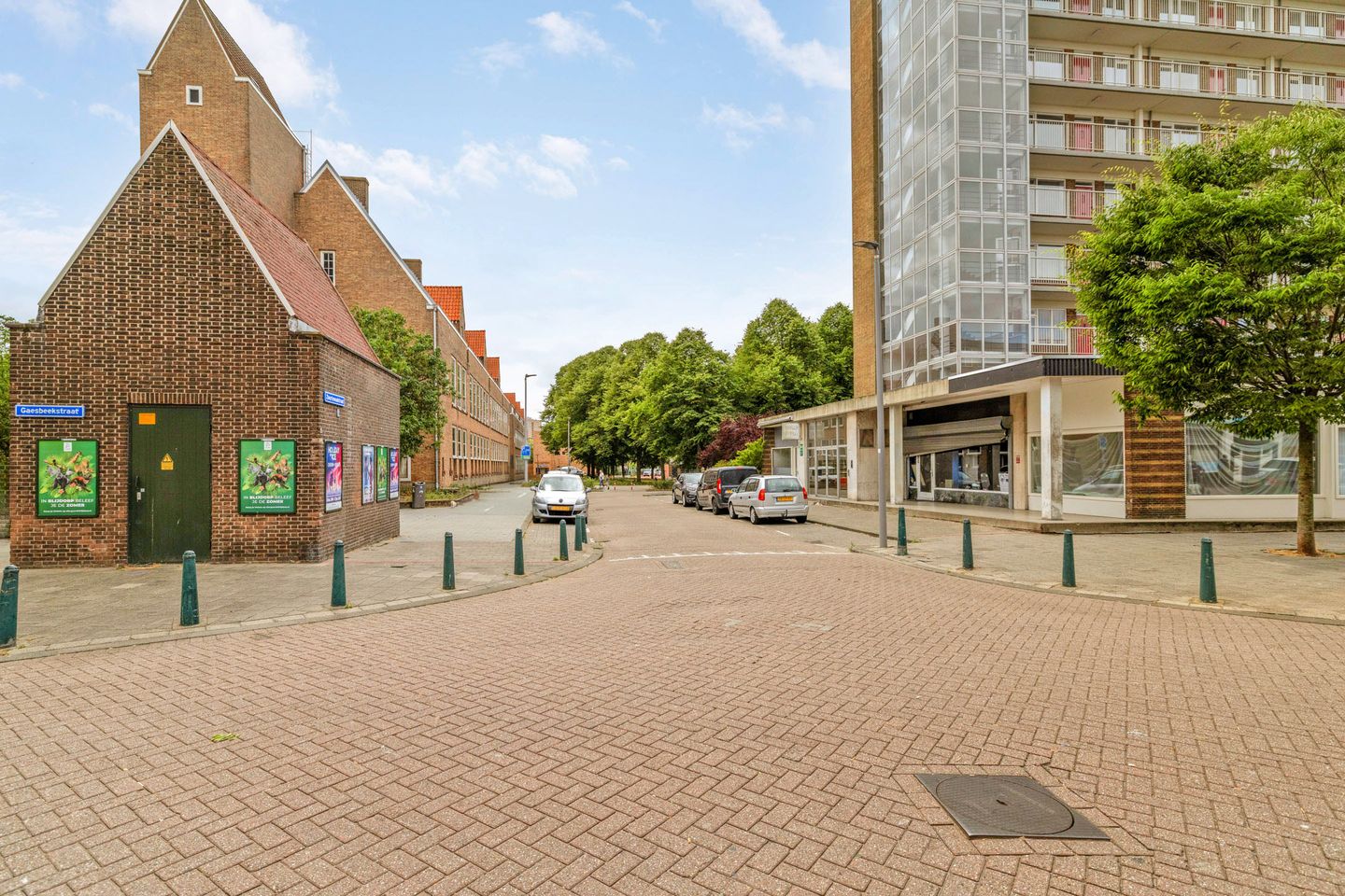 Photo 19 of Hellevoetstraat 75