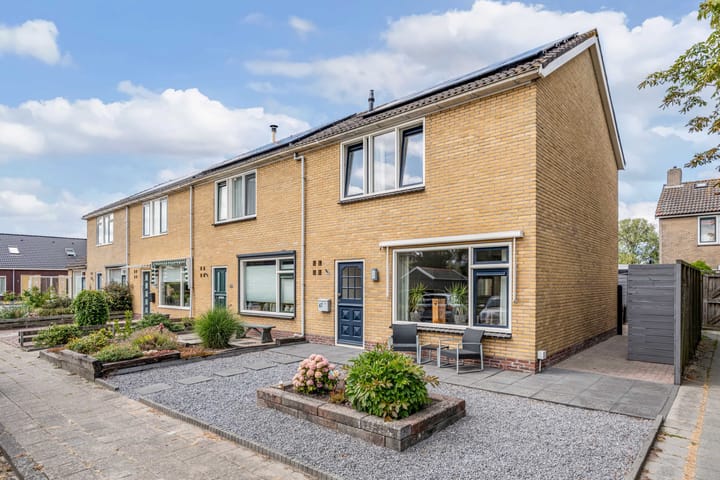 Hoekwoning te koop: Vikarijbuorren 47, Minnertsga