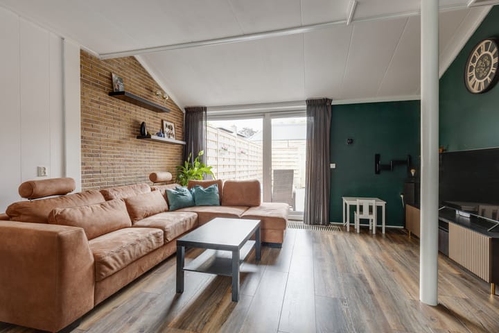 Tussenwoning te koop: Koningin Wilhelminalaan 19, Varsseveld