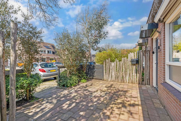 Tussenwoning te koop: Schoener 44, Franeker
