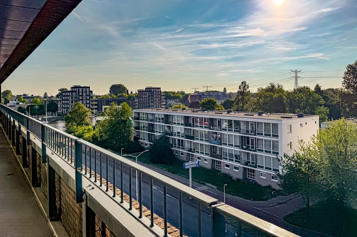 Appartement te koop: Koning Davidstraat 231, Zaandam