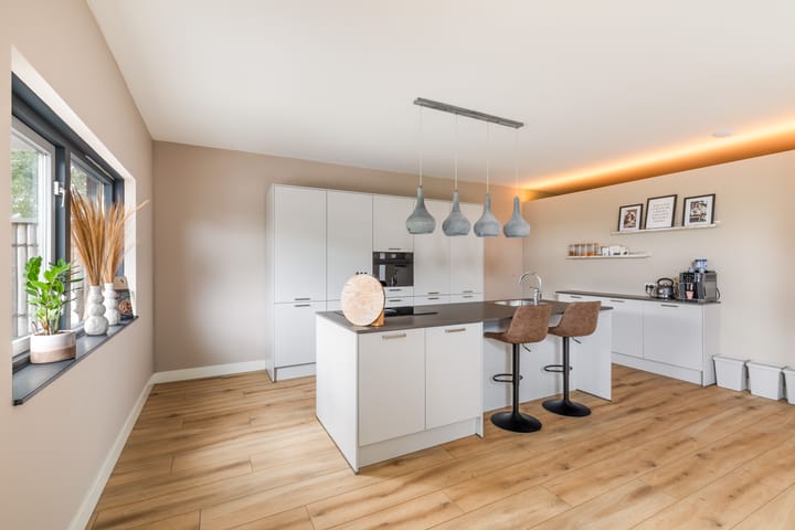 Tussenwoning te koop: Amazone 3, Dordrecht