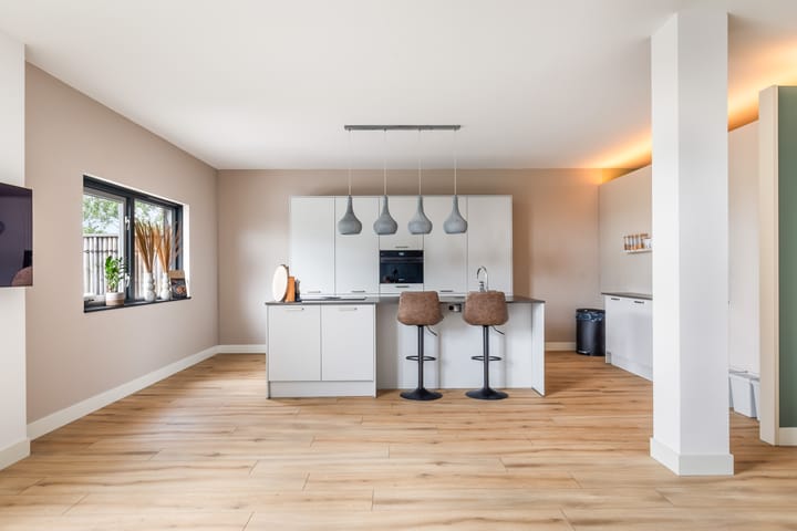 Tussenwoning te koop: Amazone 3, Dordrecht