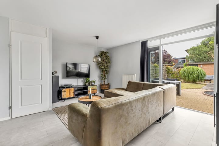 Tussenwoning te koop: Heelkruid 4, Amersfoort