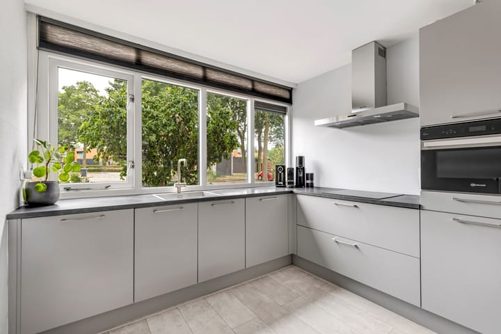 Tussenwoning te koop: Heelkruid 4, Amersfoort