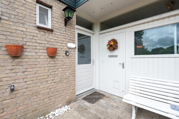 Tussenwoning te koop: Linnaeusdreef 38, Breukelen
