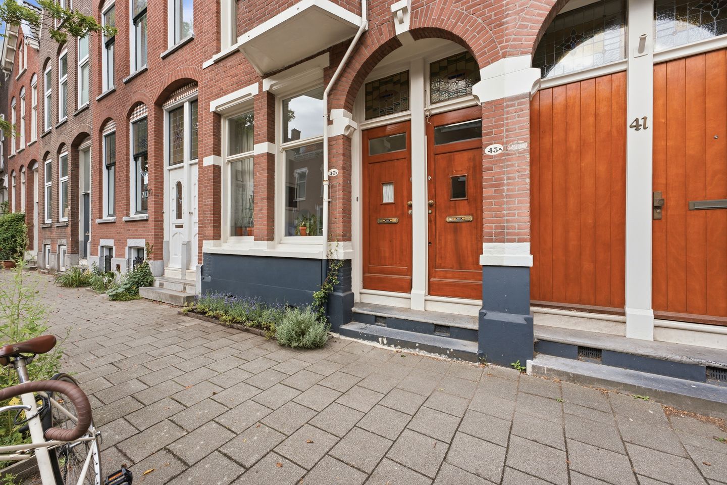 Foto 44 van Joost van Geelstraat 43-B