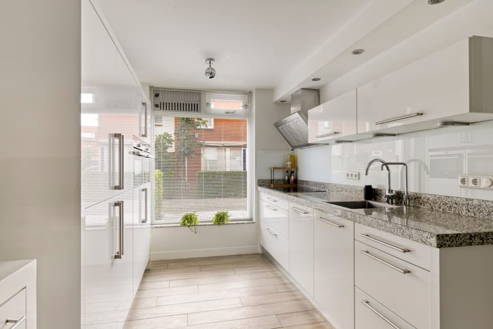 Tussenwoning te koop: Kleimos 34, Zwolle