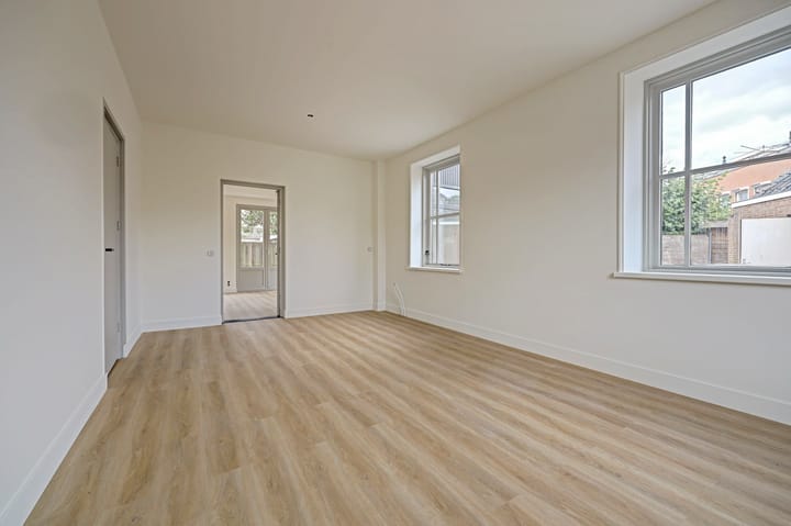 Appartement te koop: Koningin Julianaplein 11, Spijkenisse