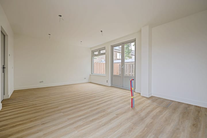 Appartement te koop: Koningin Julianaplein 11, Spijkenisse