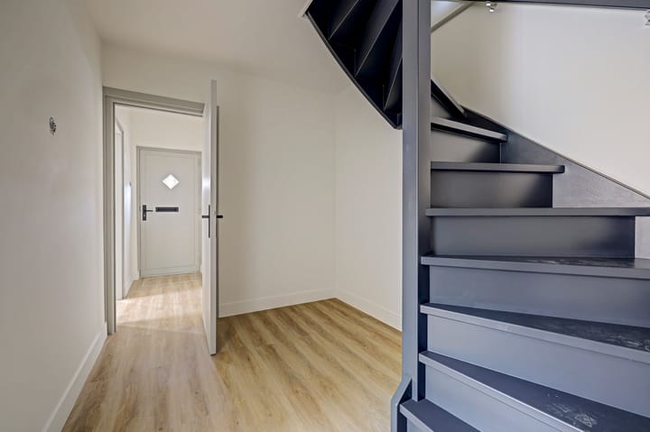 Appartement te koop: Koningin Julianaplein 11, Spijkenisse