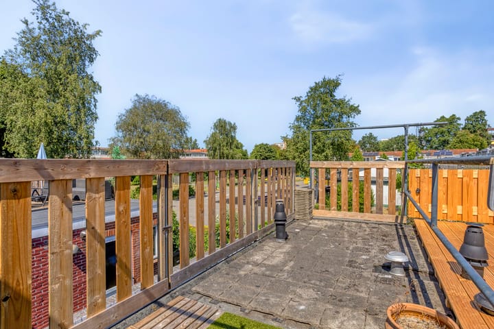 Tussenwoning te koop: Leliestraat 27, Alphen Aan Den Rijn