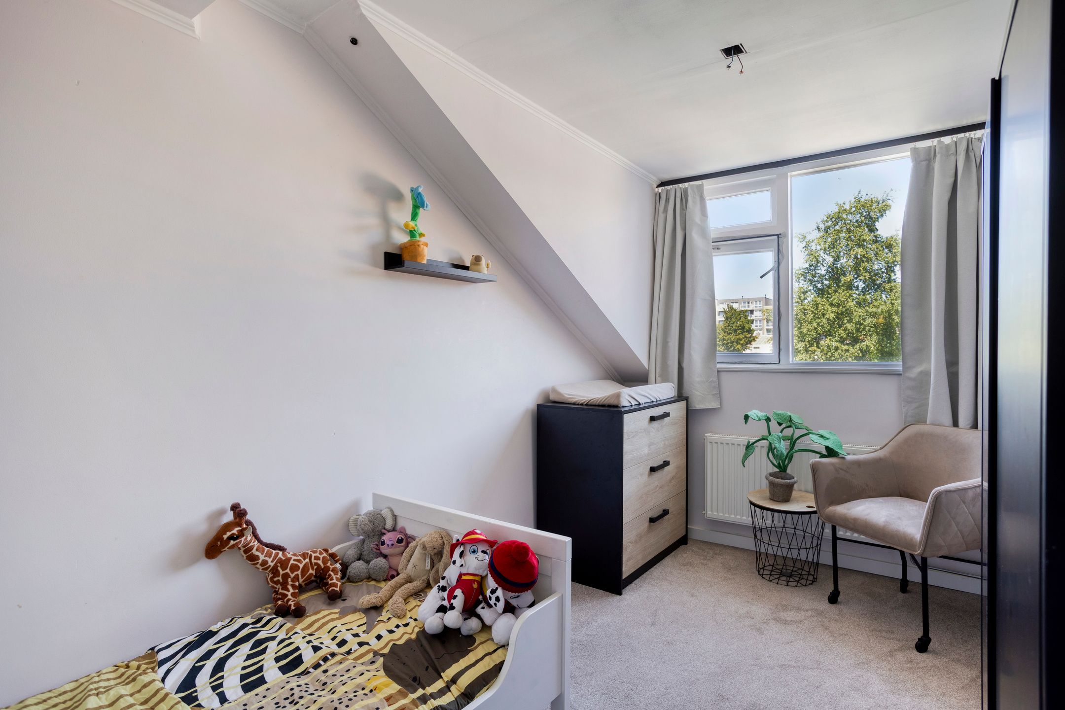 Photo 21 of Leliestraat 27