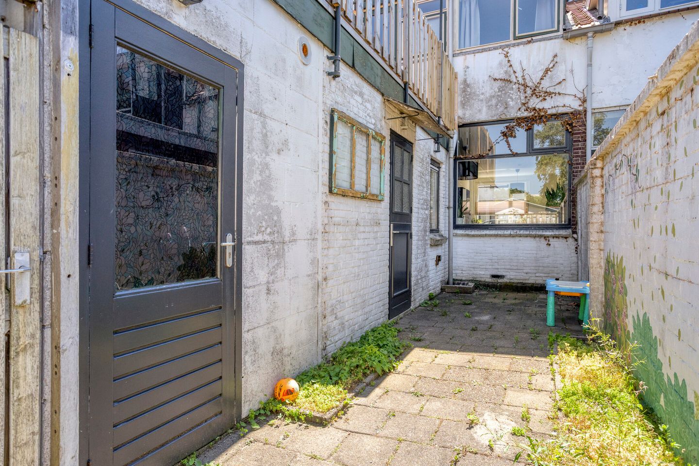 Photo 25 of Leliestraat 27