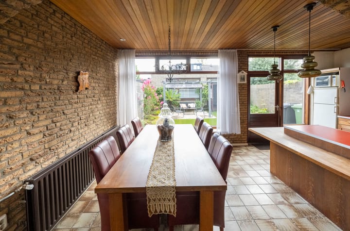 Tussenwoning te koop: Ganzerikstraat 16, Waalwijk