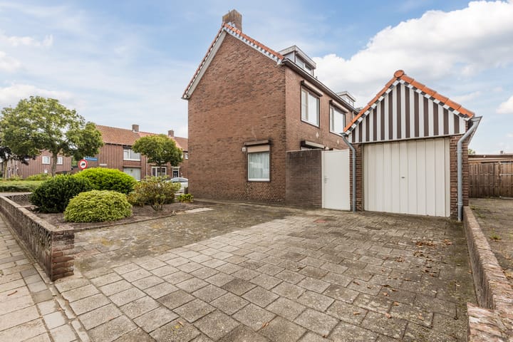 Photo 2 of Ruysdaelstraat 55