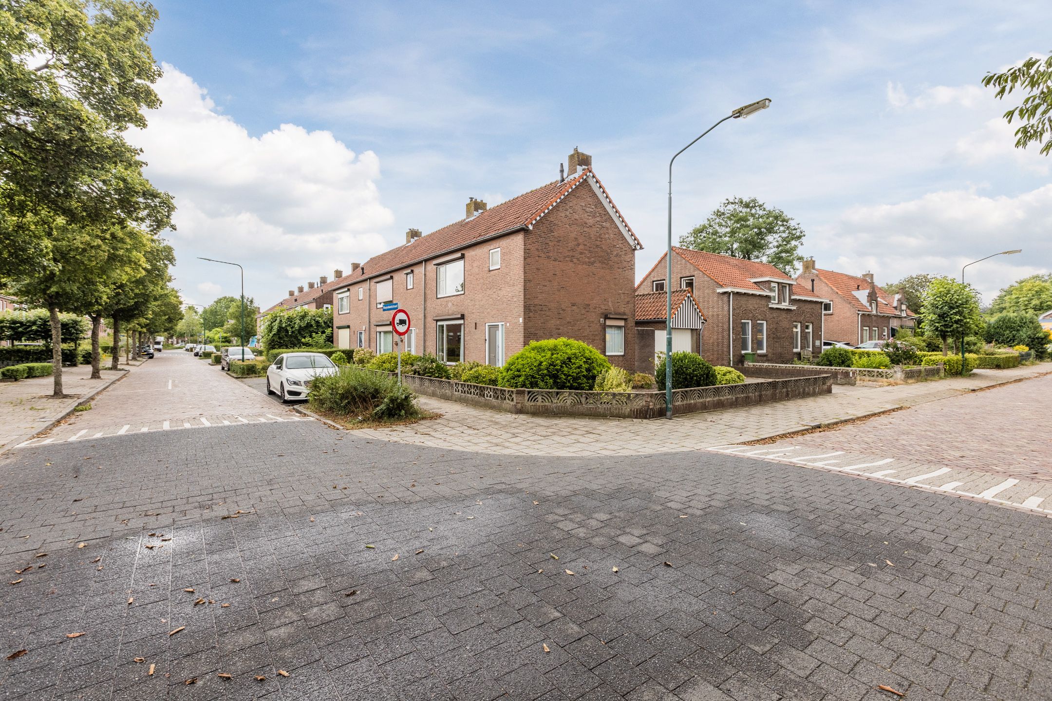 Photo 36 of Ruysdaelstraat 55