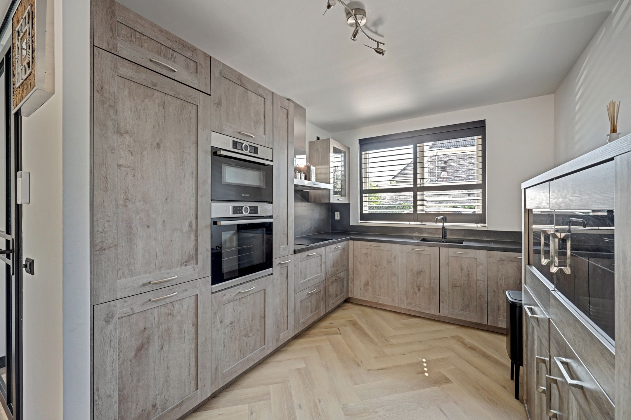 Photo 12 of Douwe Dabbertstraat 53