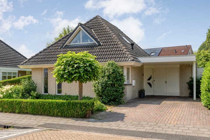 Vrijstaande woning te koop: Hooimaatweg 9, Losser