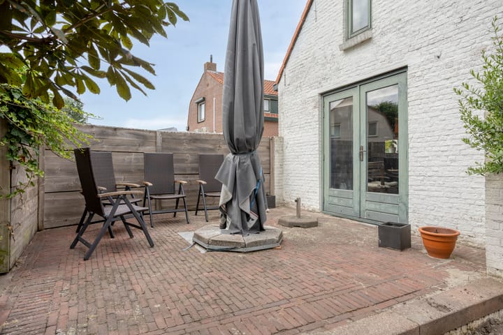 Twee-onder-één-kap te koop: Driewegenstraat 2, Terneuzen