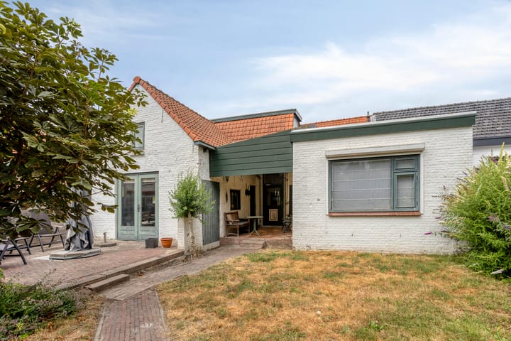 Twee-onder-één-kap te koop: Driewegenstraat 2, Terneuzen