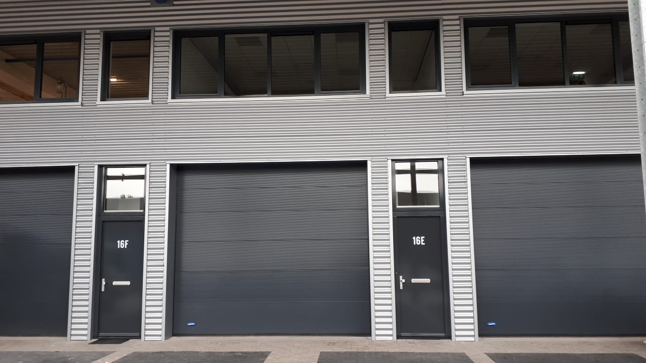 Bekijk foto 2 van Processorstraat 16-E