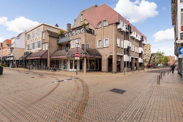 Bekijk foto 3 van Leienplein 2