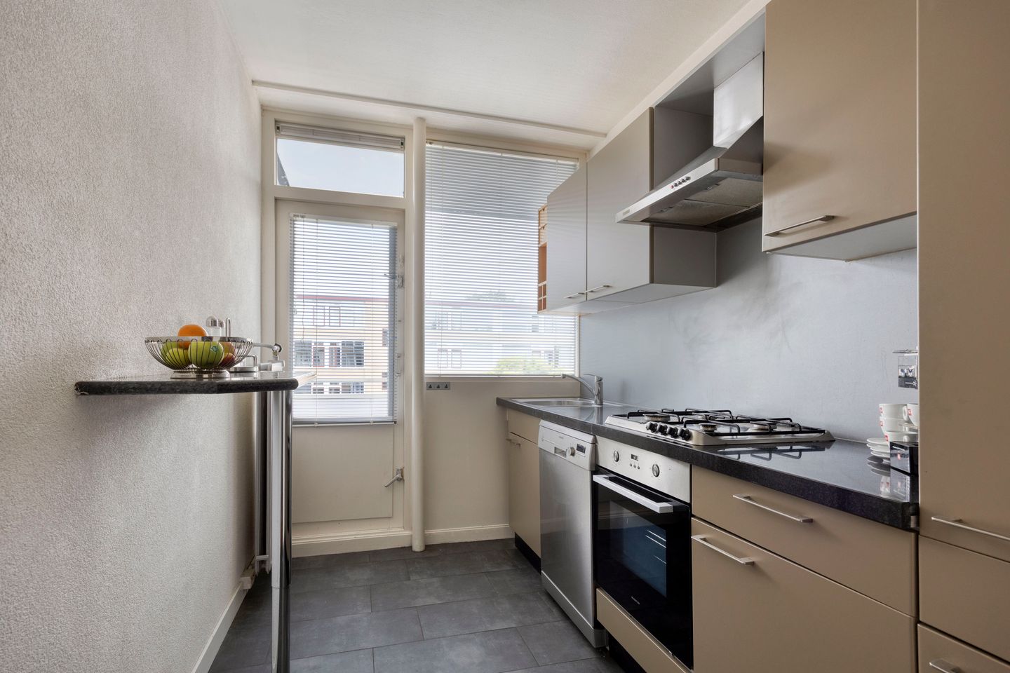Photo 20 of Van Anrooystraat 127